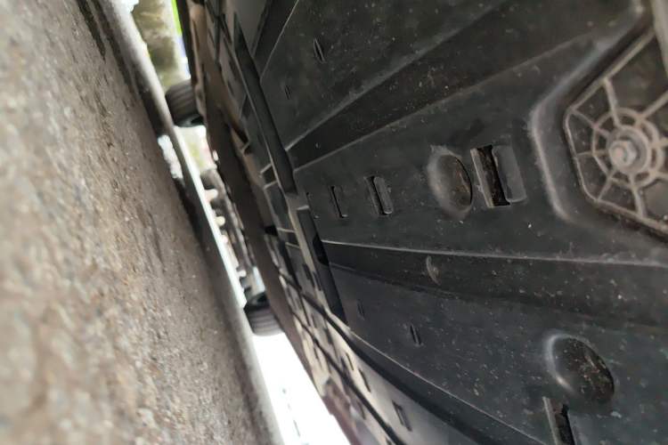 Used Deepal S07 2025 215Max Huawei Qiankun Intelligent Driving ADS SE Range-Extended Version Chassis Front