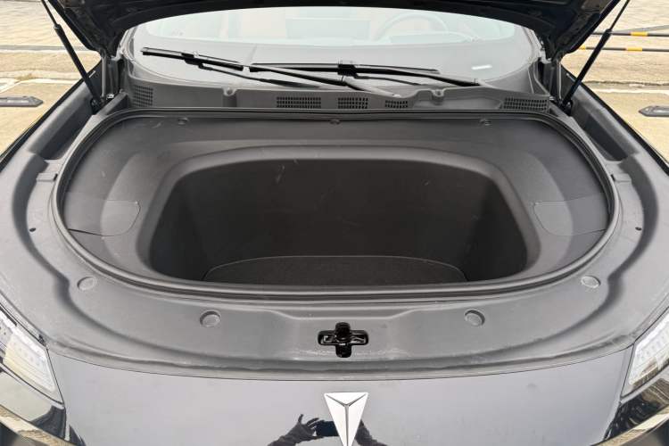 Used Deepal S07 2025 Deepal 520Max AD PRO Pure Electric Model with Advanced Driving Assist Engine Bay