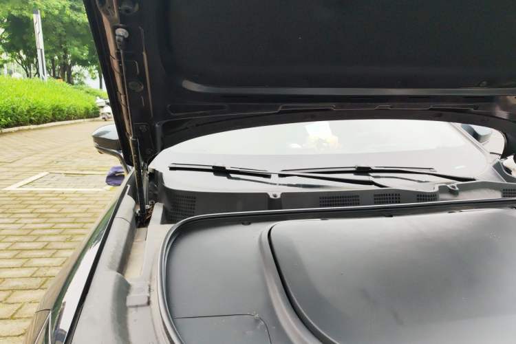 Used Deepal S07 2025 215Max Huawei Qiankun Intelligent Driving ADS SE Range-Extended Version Engine Bay Right