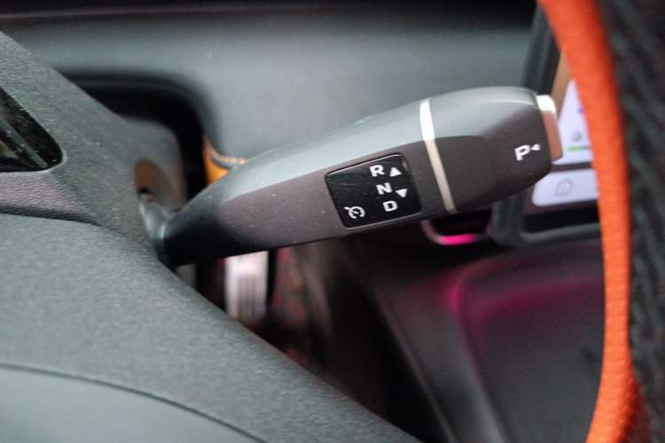Used Deepal S07 2025 215Max Huawei Qiankun Intelligent Driving ADS SE Range-Extended Version Gear Lever