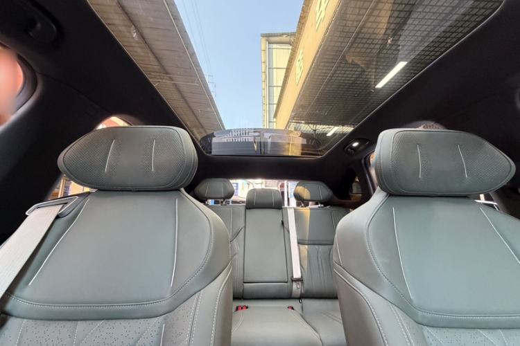 Used Deepal S07 2025 520Max Huawei Qiankun Intelligent Driving ADS SE Pure-Electric Version Headliner
