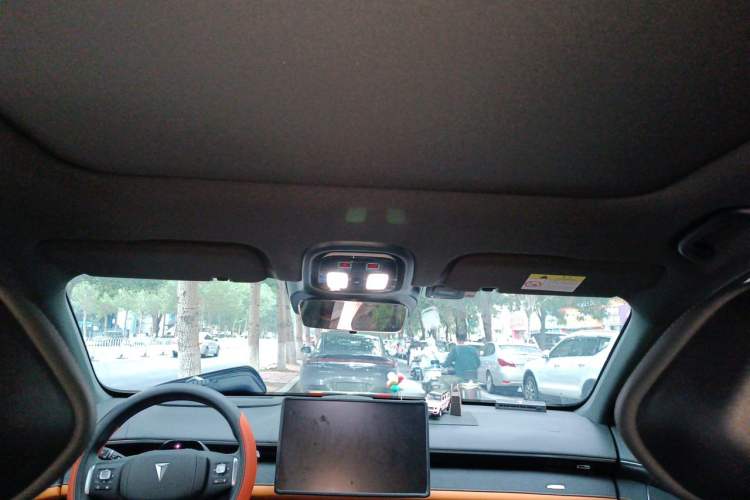 Used Deepal S07 2025 215Max Huawei Qiankun Intelligent Driving ADS SE Range-Extended Version Headliner