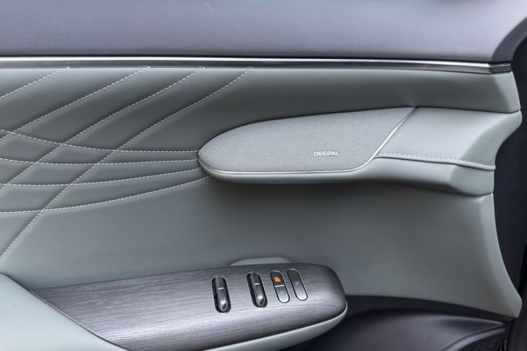 Used Deepal S07 2025 520Max Huawei Qiankun Intelligent Driving ADS SE Pure-Electric Version Interior 5