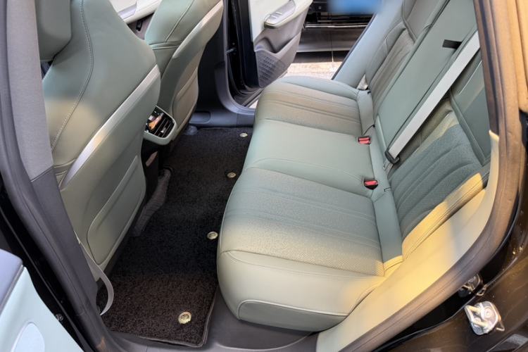 Used Deepal S07 2025 520Max Huawei Qiankun Intelligent Driving ADS SE Pure-Electric Version Interior 7