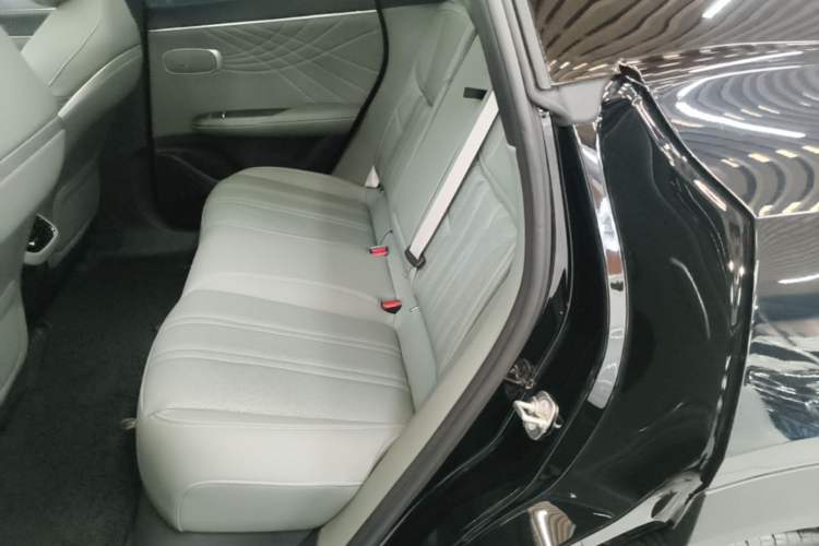 Used Deepal S07 2025 520Max Huawei Qiankun Intelligent Driving ADS SE Pure-Electric Version Left Rear Seat