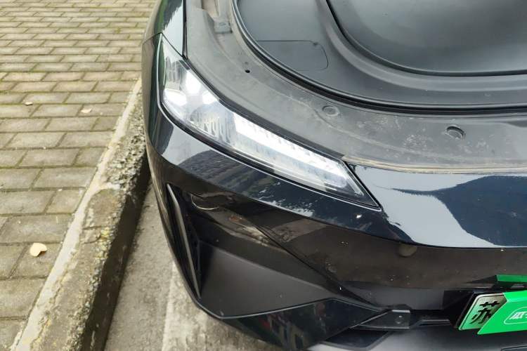 Used Deepal S07 2025 215Max Huawei Qiankun Intelligent Driving ADS SE Range-Extended Version Right Front Headlight