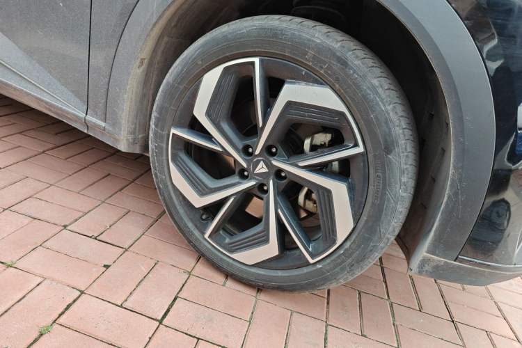 Used Deepal S07 2025 215Max Deep Blue Intelligent Driving AD PRO Range-Extended Version Right Front Wheel Hub