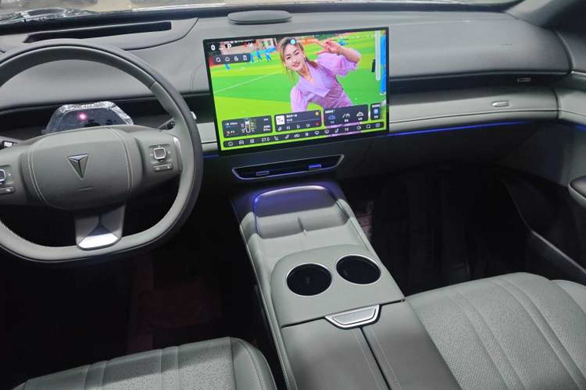 Used Deepal S07 2025 215Max Huawei Qiankun Intelligent Driving ADS SE Range-Extended Version Audio And AC Panel