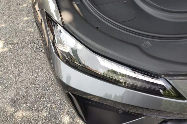 Used Deepal S07 2025 215Max Deep Blue Intelligent Driving AD PRO Range-Extended Version Right Front Headlight