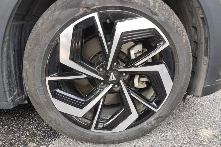 Used Deepal S07 2025 215Max Deep Blue Intelligent Driving AD PRO Range-Extended Version Right Front Wheel Hub