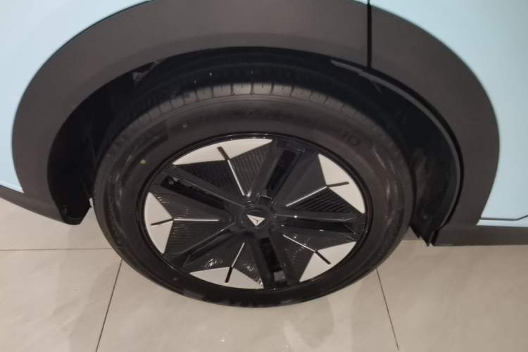Used Deepal S07 2025 215Max Deep Blue Intelligent Driving AD PRO Range-Extended Version Right Rear Wheel Hub