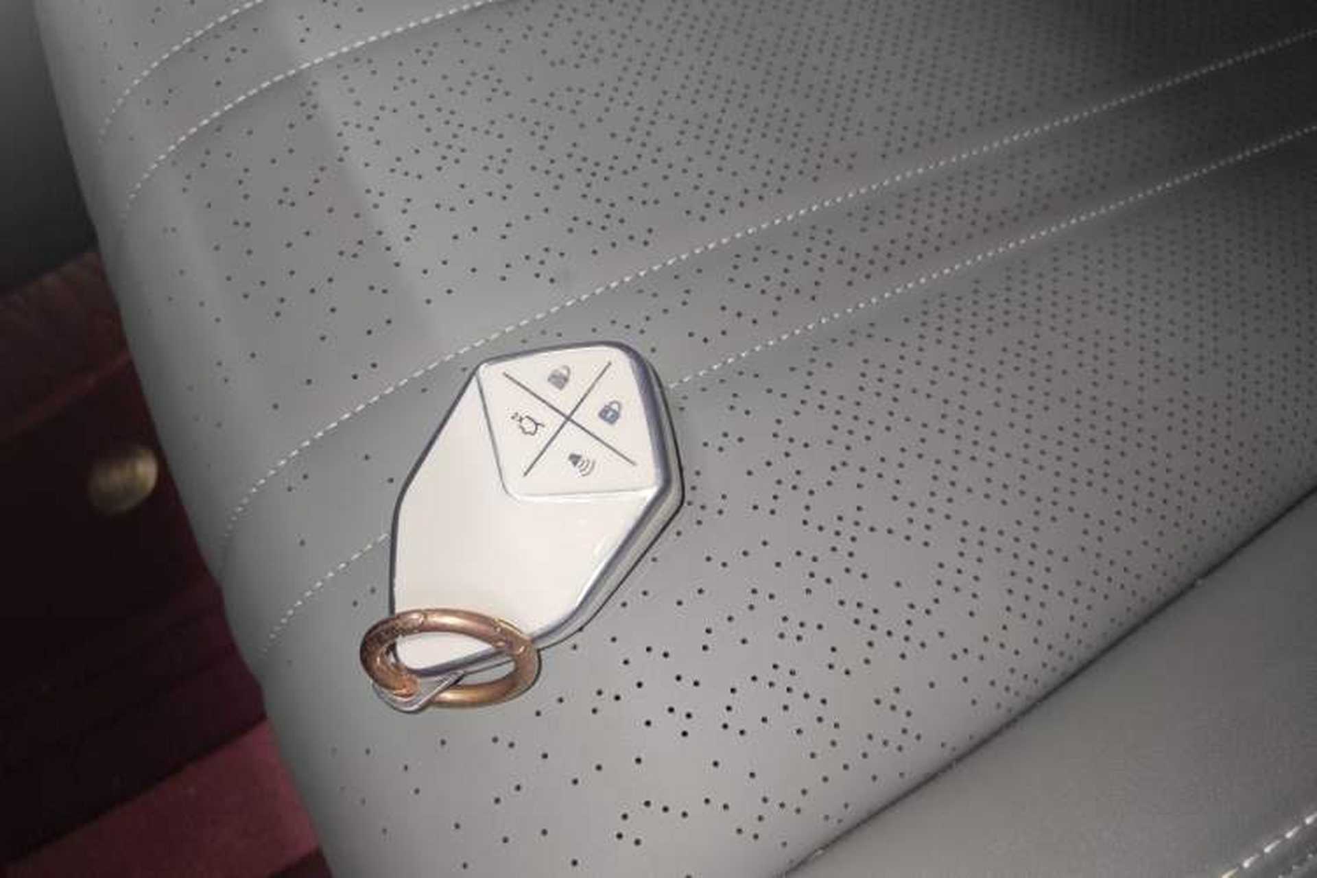 Used Deepal S07 2025 215Max Huawei Qiankun Intelligent Driving ADS SE Range-Extended Version Vehicle Key