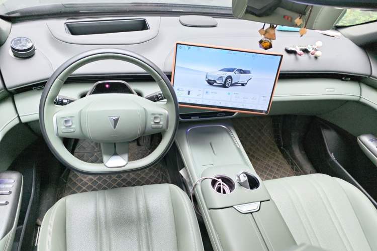 Used Deepal S07 2025 215Max Huawei Qiankun Intelligent Driving ADS SE Range-Extended Version Center Console