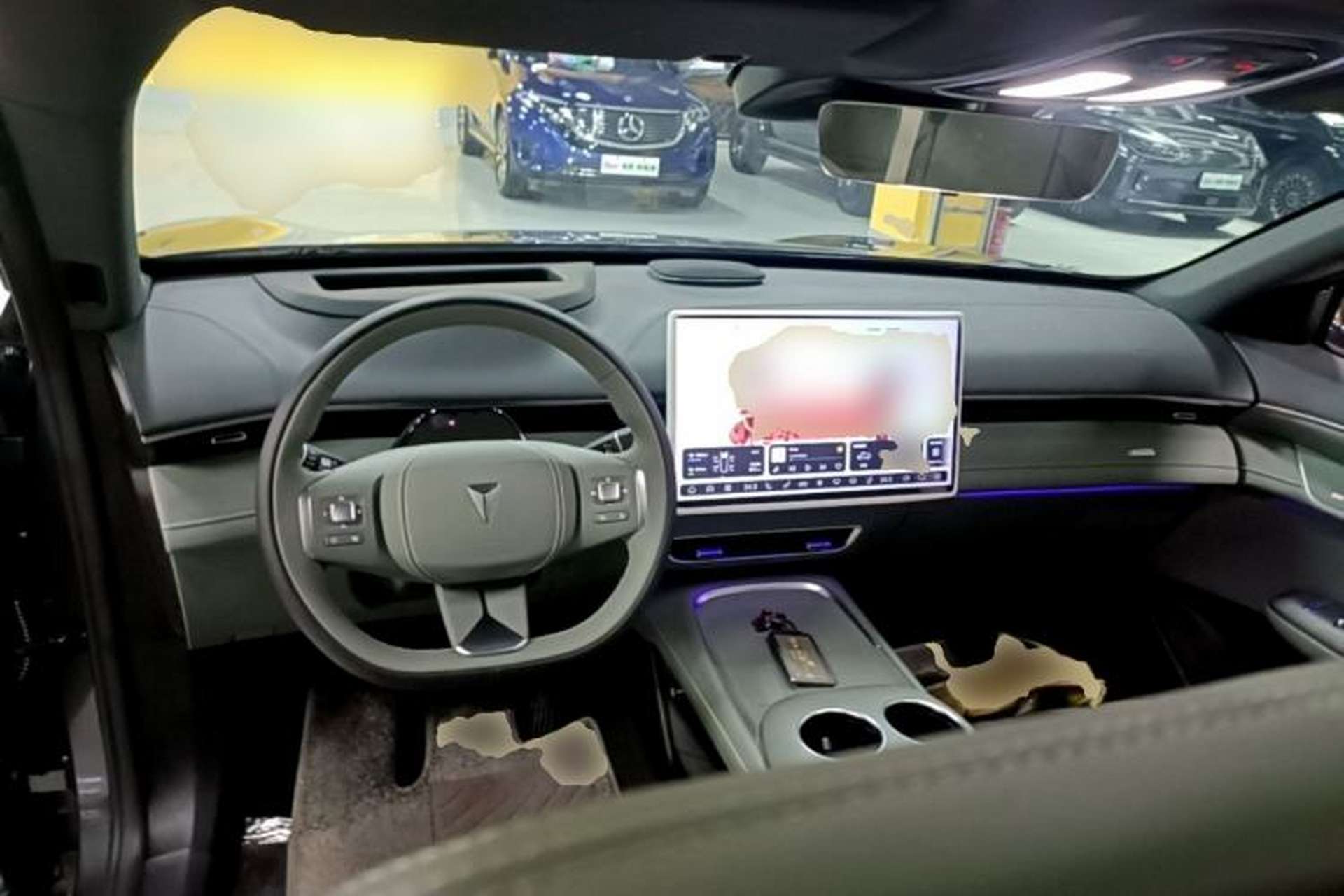 Used Deepal S07 2025 215Max Huawei Qiankun Intelligent Driving ADS SE Range-Extended Version Center Console