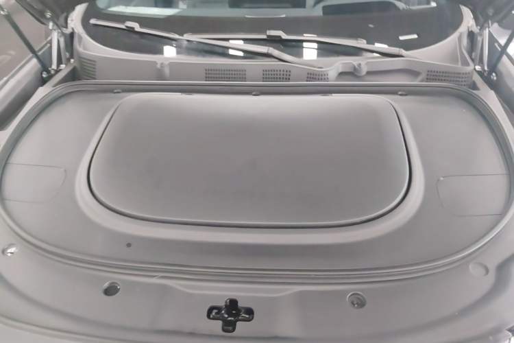 Used Deepal S07 2025 285Max Huawei Qiankun Intelligent Driving ADS SE Range-Extended Version Engine Bay