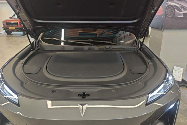Used Deepal S07 2025 285Max Huawei Qiankun Intelligent Driving ADS SE Range-Extended Version Engine Bay