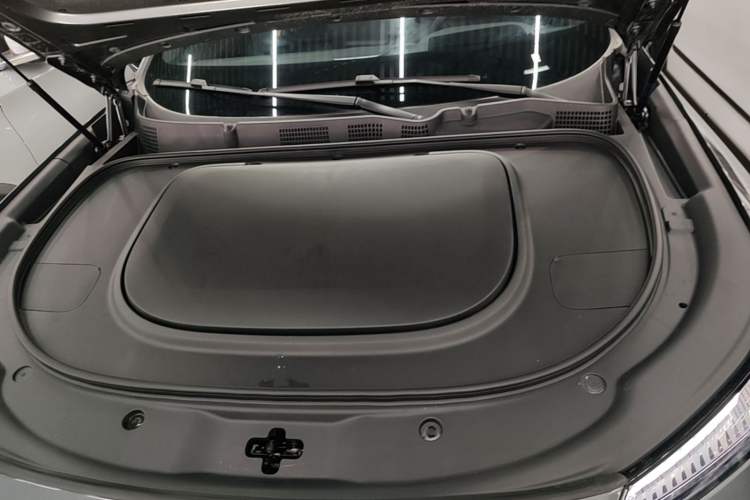 Used Deepal S07 2025 215Max Deep Blue Intelligent Driving AD PRO Range-Extended Version Engine Bay