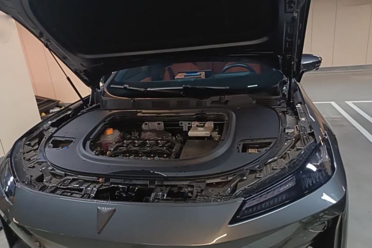 Used Deepal S07 2025 215Max Deep Blue Intelligent Driving AD PRO Range-Extended Version Engine Bay