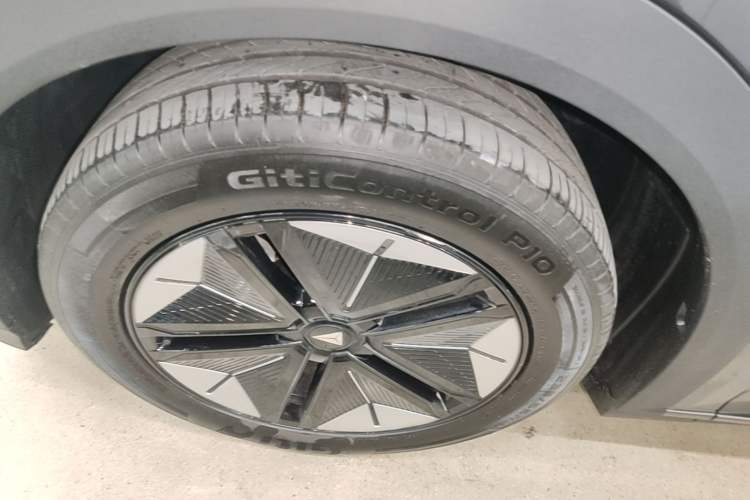 Used Deepal S07 2025 215Max Deep Blue Intelligent Driving AD PRO Range-Extended Version Exterior 4