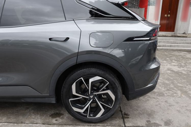 Used Deepal S07 2025 285Max Huawei Qiankun Intelligent Driving ADS SE Range-Extended Version Exterior 6