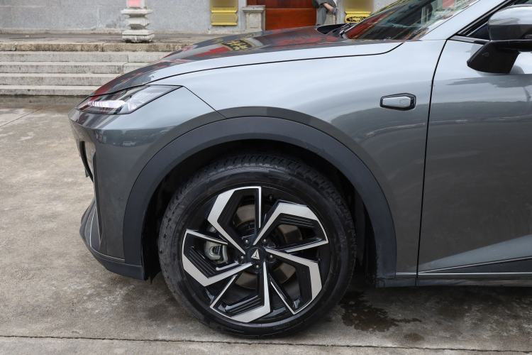 Used Deepal S07 2025 285Max Huawei Qiankun Intelligent Driving ADS SE Range-Extended Version Exterior 7