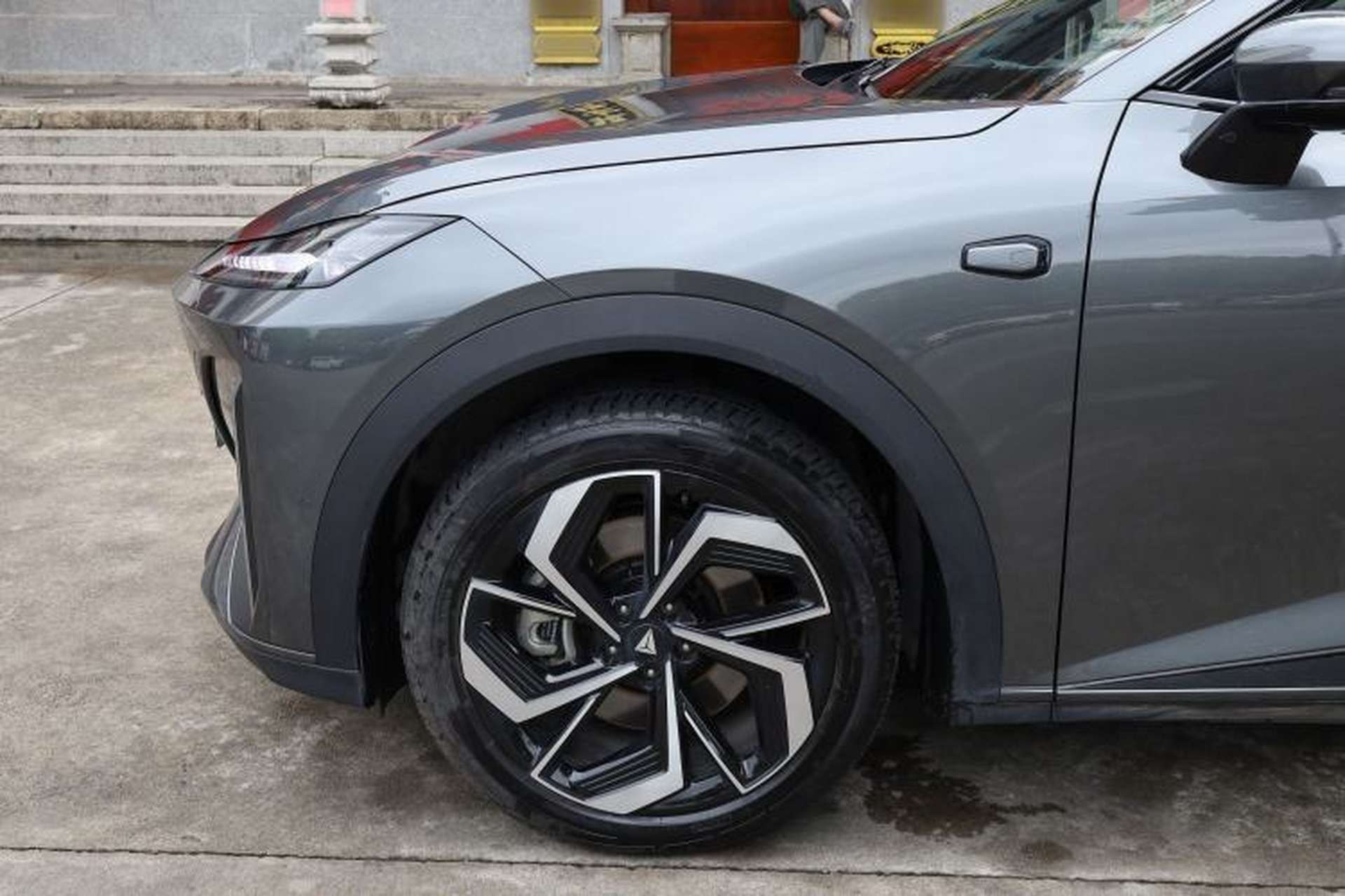 Used Deepal S07 2025 285Max Huawei Qiankun Intelligent Driving ADS SE Range-Extended Version Exterior 8