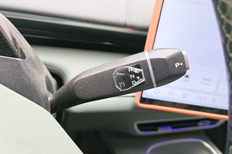 Used Deepal S07 2025 215Max Huawei Qiankun Intelligent Driving ADS SE Range-Extended Version Gear Lever