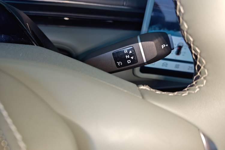 Used Deepal S07 2025 215Max Deep Blue Intelligent Driving AD PRO Range-Extended Version Gear Lever