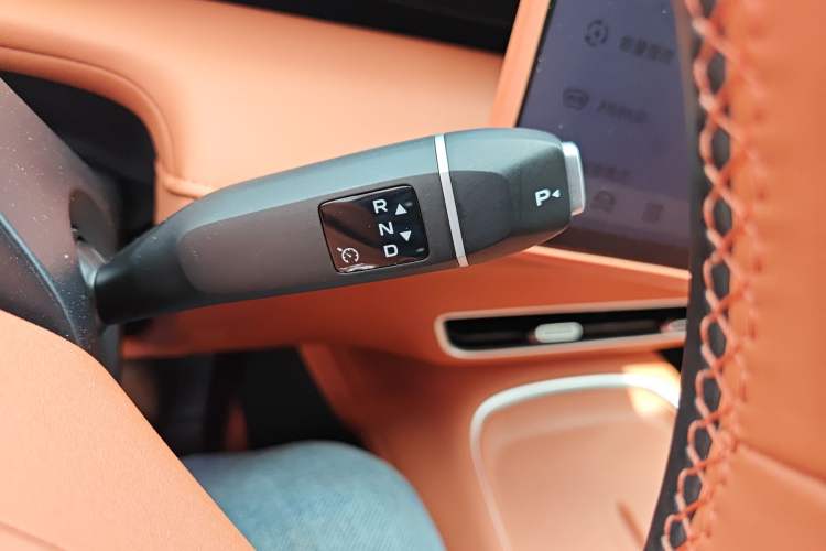 Used Deepal S07 2025 215Max Deep Blue Intelligent Driving AD PRO Range-Extended Version Gear Lever