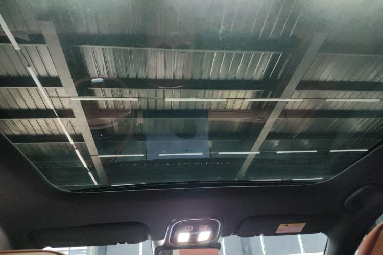 Used Deepal S07 2025 520Max Huawei Qiankun Intelligent Driving ADS SE Pure-Electric Version Headliner