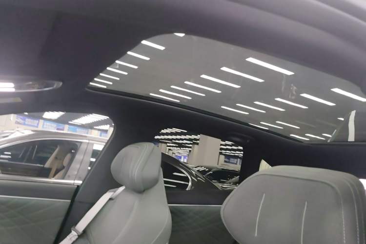 Used Deepal S07 2025 285Max Huawei Qiankun Intelligent Driving ADS SE Range-Extended Version Headliner