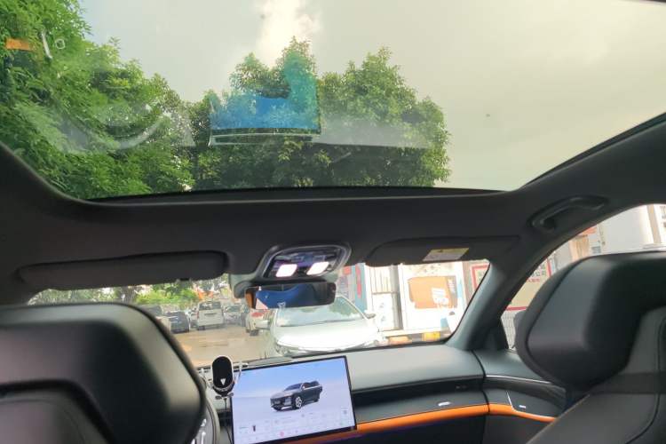 Used Deepal S07 2025 285Max Huawei Qiankun Intelligent Driving ADS SE Range-Extended Version Headliner
