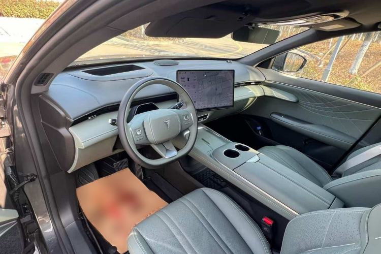 Used Deepal S07 2025 215Max Deep Blue Intelligent Driving AD PRO Range-Extended Version Interior 1