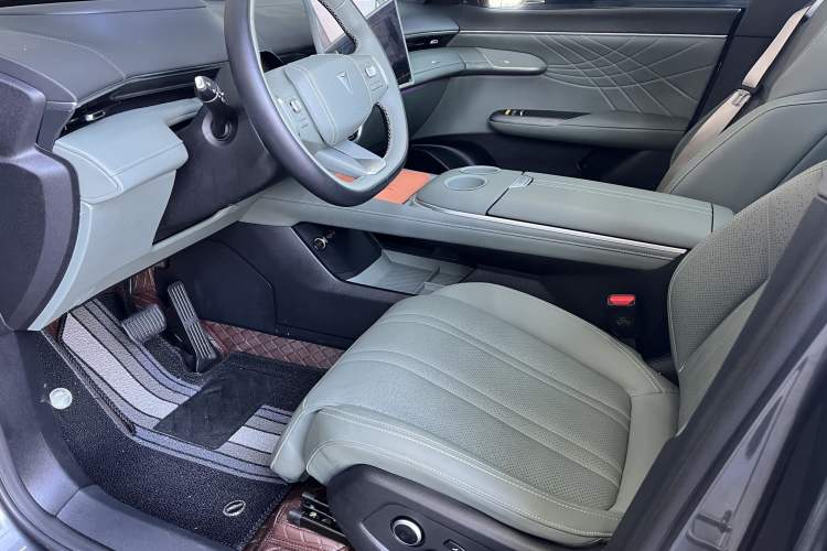 Used Deepal S07 2025 215Max Deep Blue Intelligent Driving AD PRO Range-Extended Version Interior 1