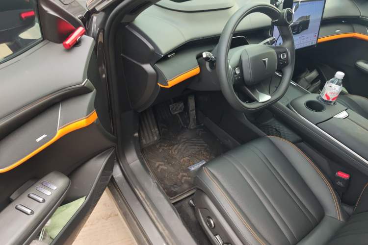 Used Deepal S07 2025 285Max Huawei Qiankun Intelligent Driving ADS SE Range-Extended Version Interior 3