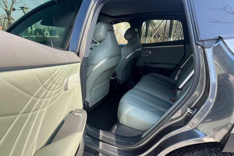 Used Deepal S07 2025 215Max Deep Blue Intelligent Driving AD PRO Range-Extended Version Interior 3