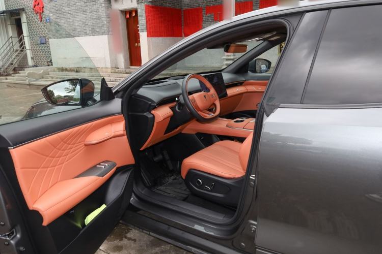 Used Deepal S07 2025 285Max Huawei Qiankun Intelligent Driving ADS SE Range-Extended Version Interior 8