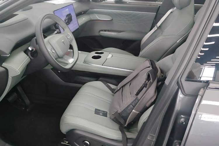 Used Deepal S07 2025 285Max Huawei Qiankun Intelligent Driving ADS SE Range-Extended Version Left Front Seat