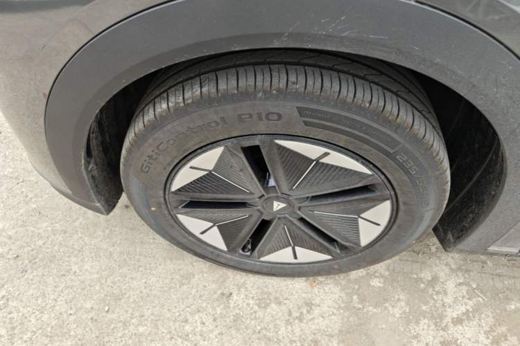 Used Deepal S07 2025 Deepal Intelligent Driving AD PRO Range-Extended Version Left Front Wheel Hub