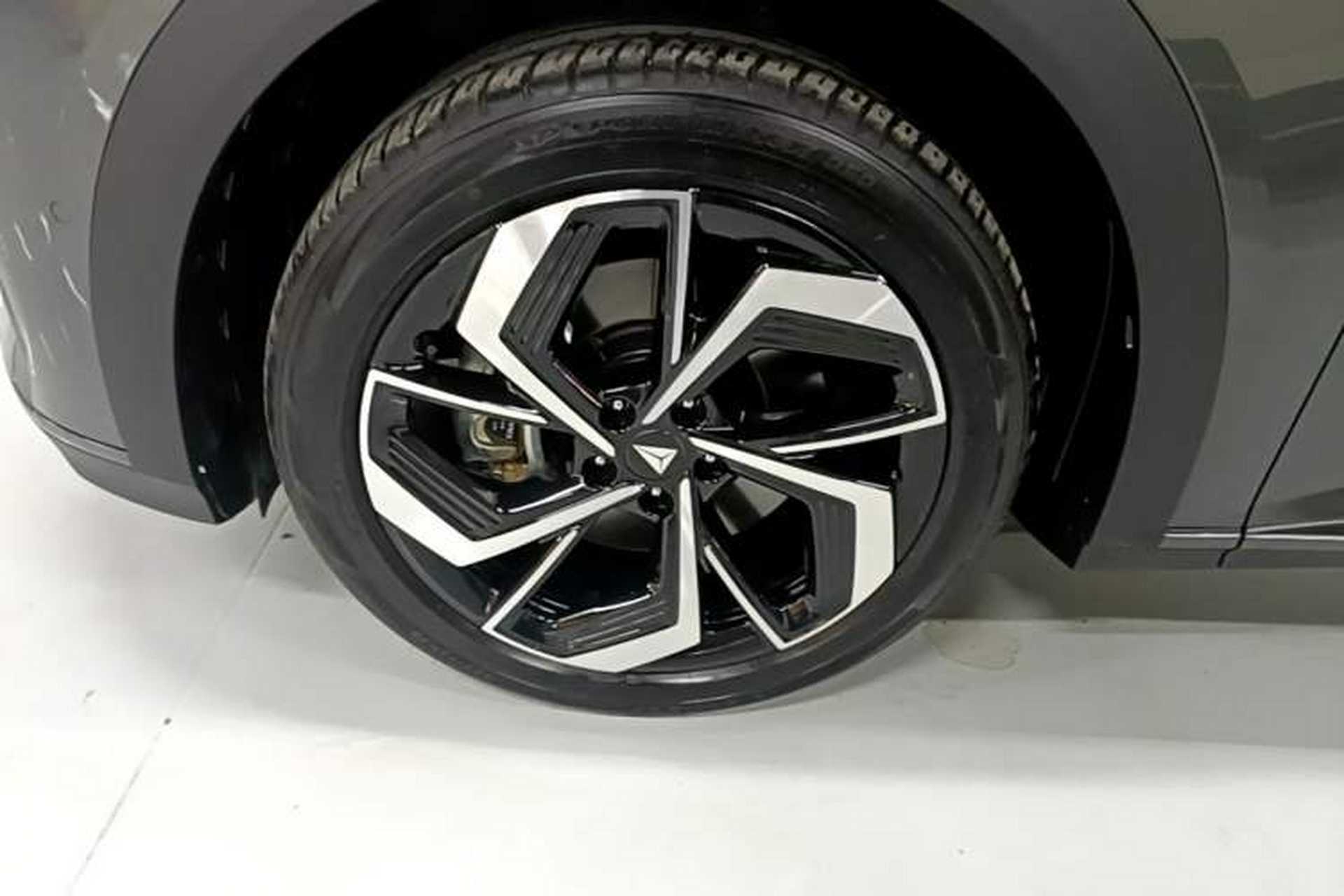 Used Deepal S07 2025 215Max Huawei Qiankun Intelligent Driving ADS SE Range-Extended Version Left Front Wheel Hub