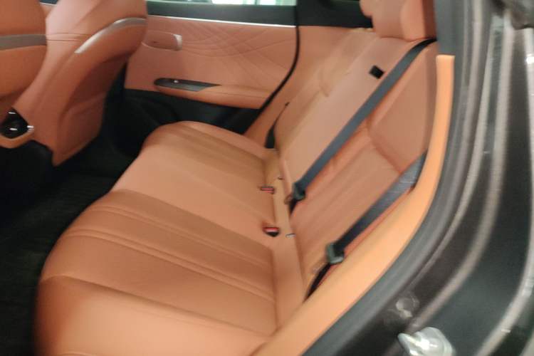 Used Deepal S07 2025 520Max Huawei Qiankun Intelligent Driving ADS SE Pure-Electric Version Left Rear Seat