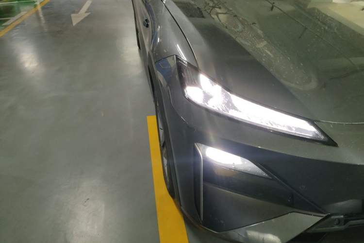 Used Deepal S07 2025 285Max Huawei Qiankun Intelligent Driving ADS SE Range-Extended Version Right Front Headlight