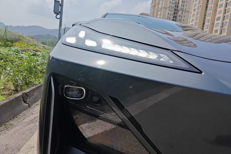 Used Deepal S07 2025 215Max Deep Blue Intelligent Driving AD PRO Range-Extended Version Right Front Headlight