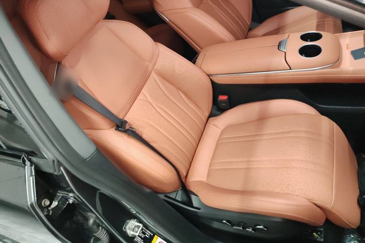 Used Deepal S07 2025 520Max Huawei Qiankun Intelligent Driving ADS SE Pure-Electric Version Right Front Seat