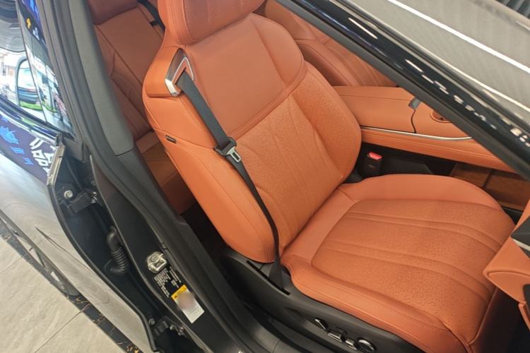 Used Deepal S07 2025 285Max Huawei Qiankun Intelligent Driving ADS SE Range-Extended Version Right Front Seat
