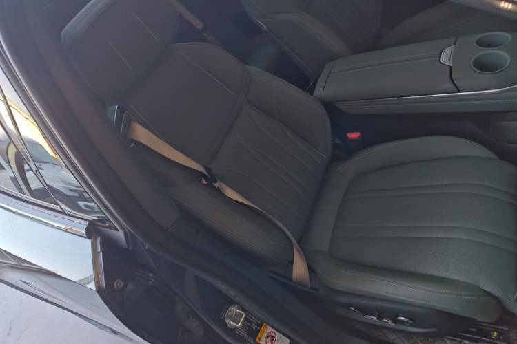 Used Deepal S07 2025 215Max Deep Blue Intelligent Driving AD PRO Range-Extended Version Right Front Seat