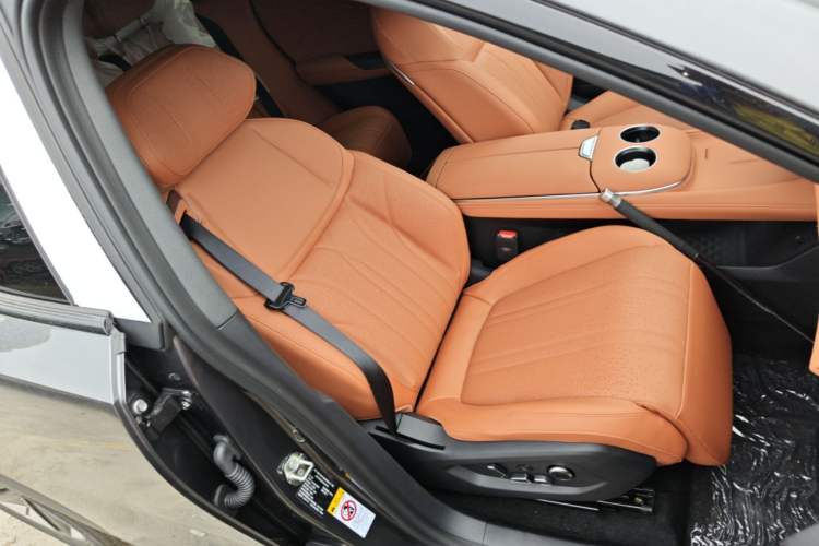 Used Deepal S07 2025 Deepal Intelligent Driving AD PRO Range-Extended Version Right Front Seat