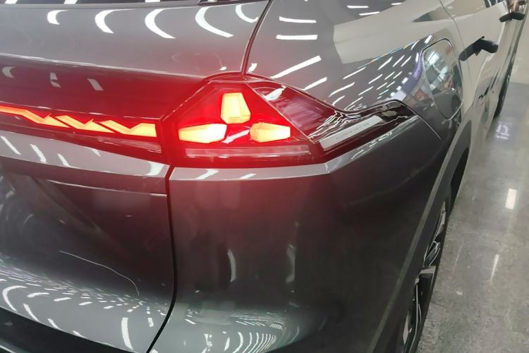 Used Deepal S07 2025 285Max Huawei Qiankun Intelligent Driving ADS SE Range-Extended Version Right Rear Taillight