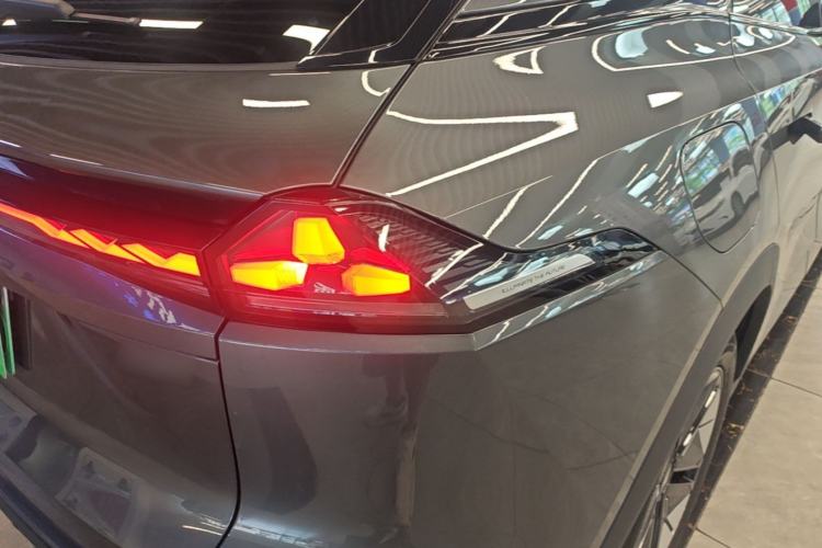 Used Deepal S07 2025 285Max Huawei Qiankun Intelligent Driving ADS SE Range-Extended Version Right Rear Taillight