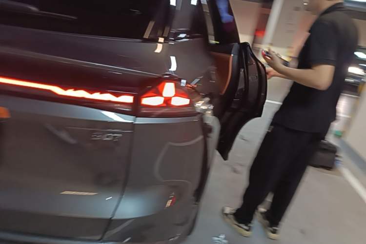 Used Deepal S07 2025 215Max Deep Blue Intelligent Driving AD PRO Range-Extended Version Right Rear Taillight